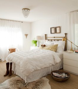 Кованные кровати — очень необычный элемент интерьера