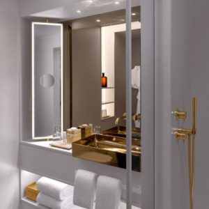 Латунь и керамика в ванных комнатах Латунь и керамика в ванных комнатах