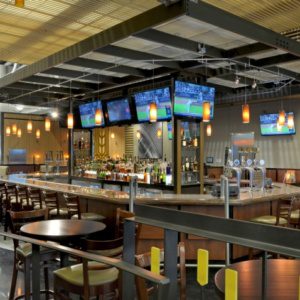Studio H2G представили интерьер пивного ресторана Gordon Biersch Brewery Studio H2G представили интерьер пивного ресторана Gordon Biersch Brewery