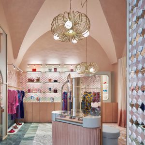 Кристина Челестино спроектировала бутик Pink Closet Кристина Челестино спроектировала бутик Pink Closet