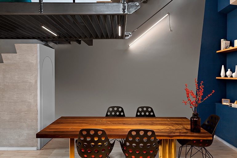 Студия DVDV Studio Architects выходит на новый уровень для миланской квартиры