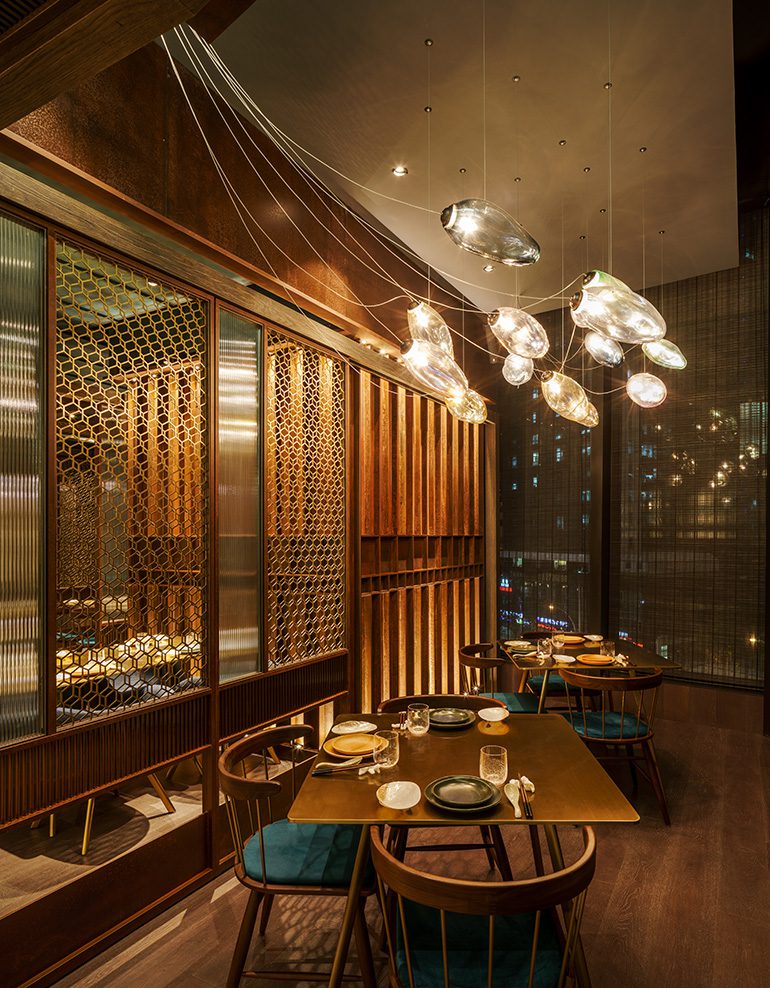Red Design смотрит на море для западно-японского ресторана Fusion Umi в Шанхае