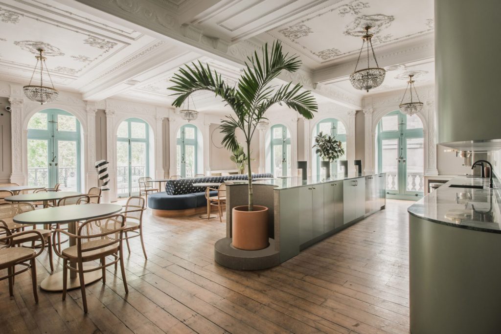 Sella Concept создает «взрослые» интерьеры в лондонском co-working пространстве Public Hall