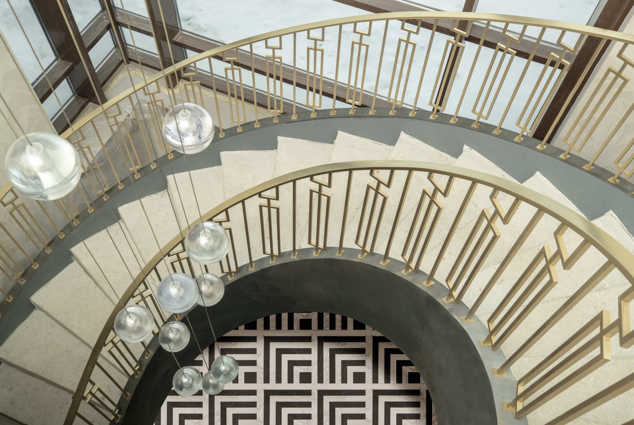 Латунные перила в Миллениум