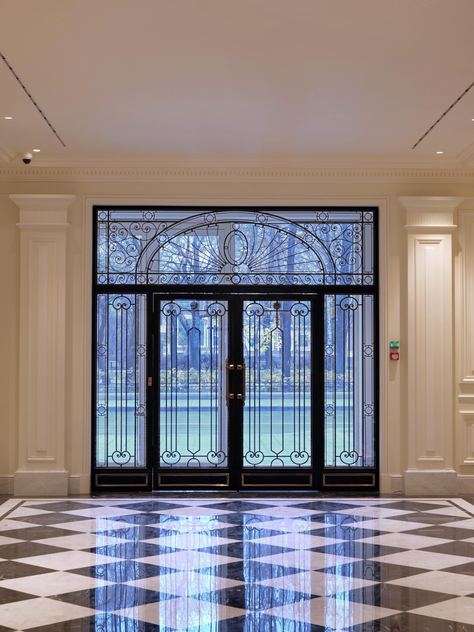 Латунь в интерьерах The Residences at Mandarin Oriental, Moscow