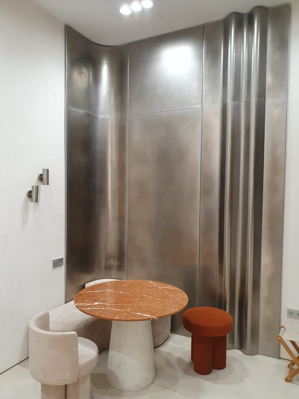 Арт объект Стальная портьера. Нержавеющая сталь. Шлифовка