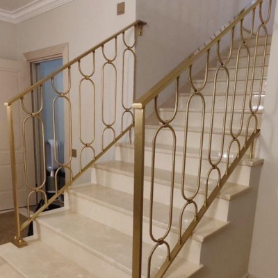 Лестничное ограждение из латуни "Баланс"