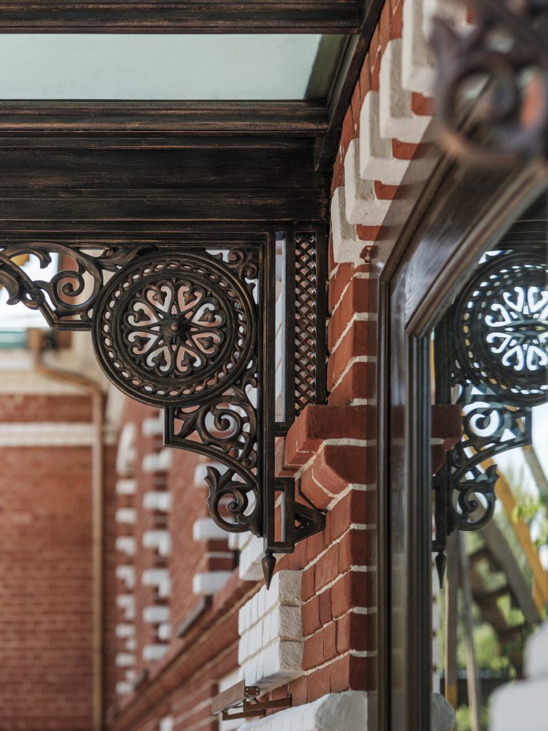 Козырьки для входных групп ГУОД. Фото 2