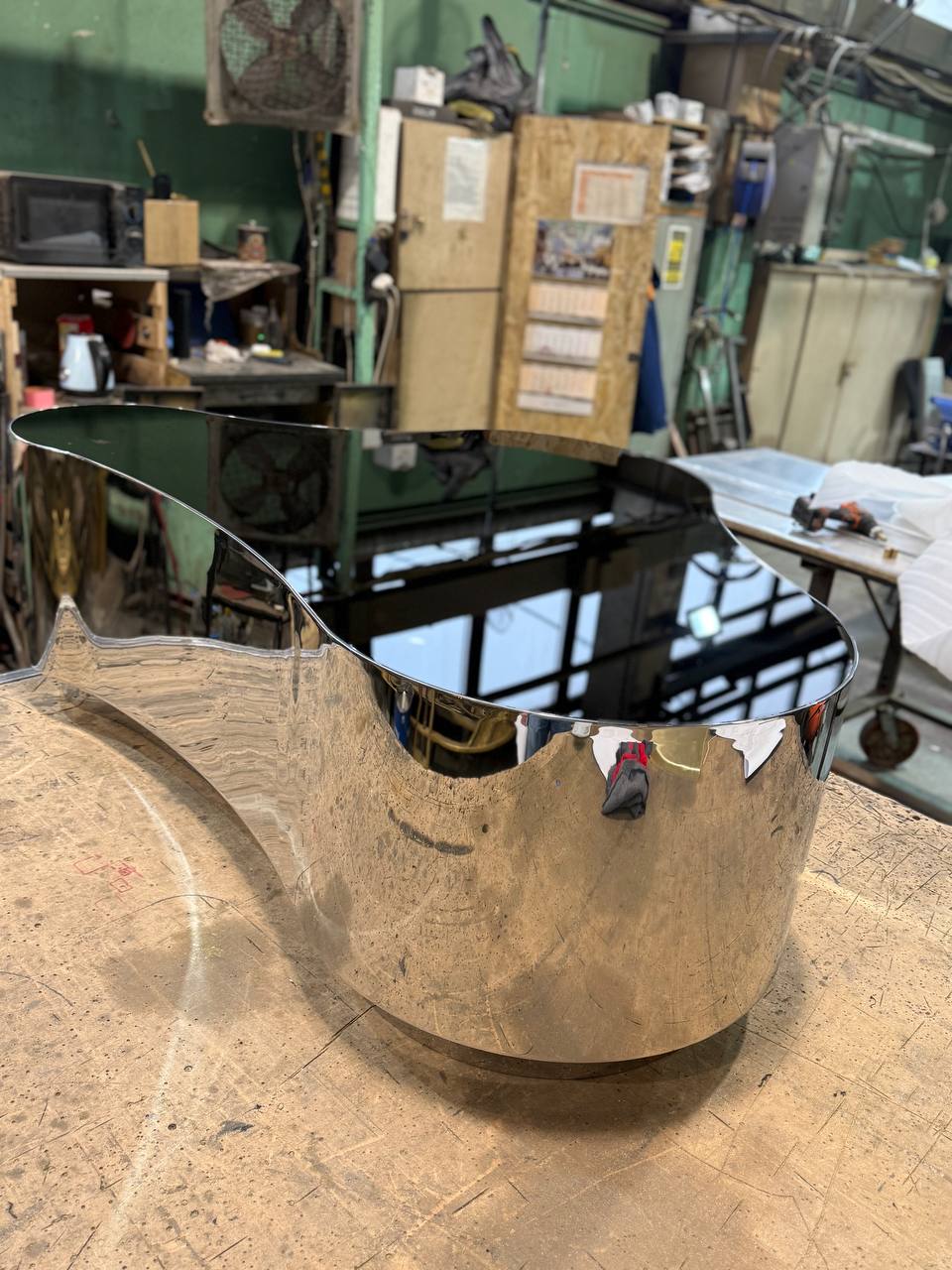 Пара кофейных столиков из нержавейки