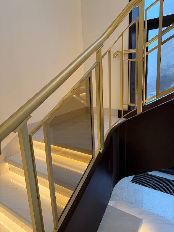 Лестничные ограждения из латуни Сидней Сити. Фото.3