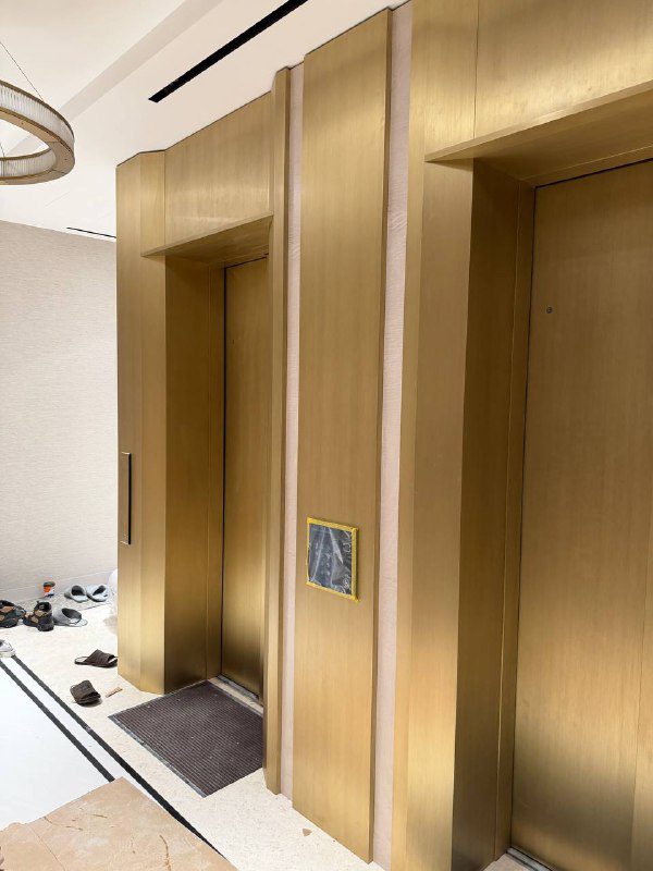 Лифтовые порталы из латуни Сидней Сити. Фото.1