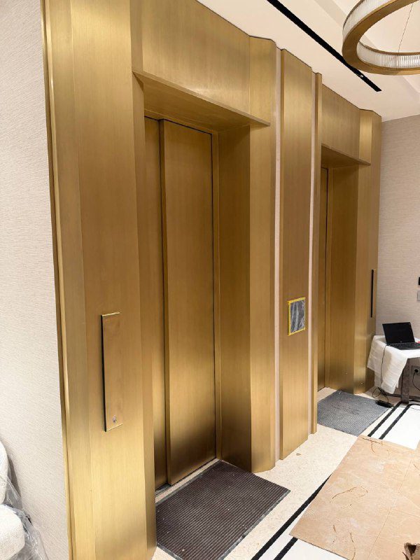 Лифтовые порталы из латуни Сидней Сити. Фото.2